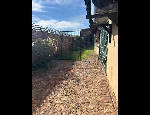 3 BEDROOM HOUSE FOR SALE IN THREE RIVERS